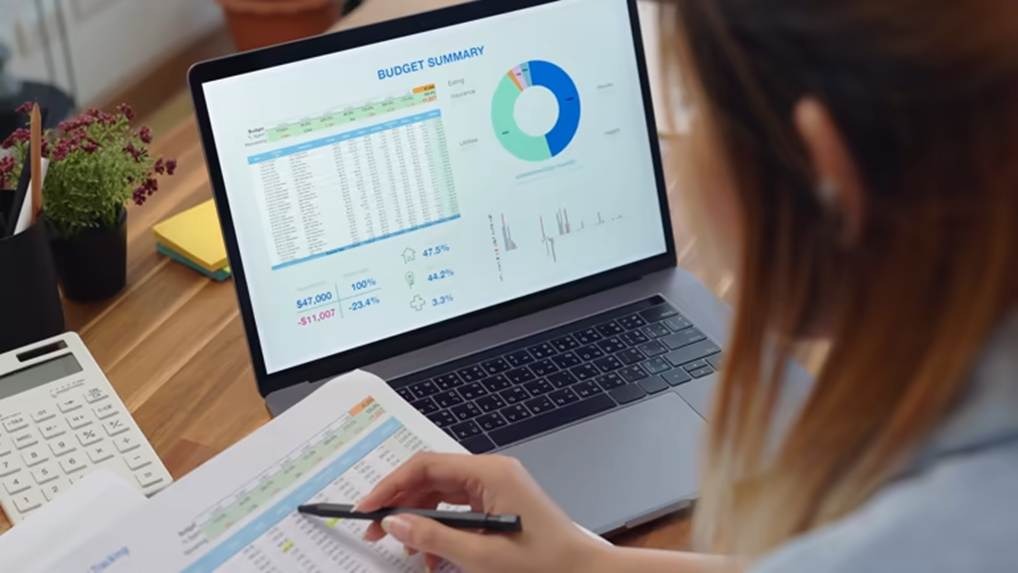Payroll analytics dashboard showing charts and budget data