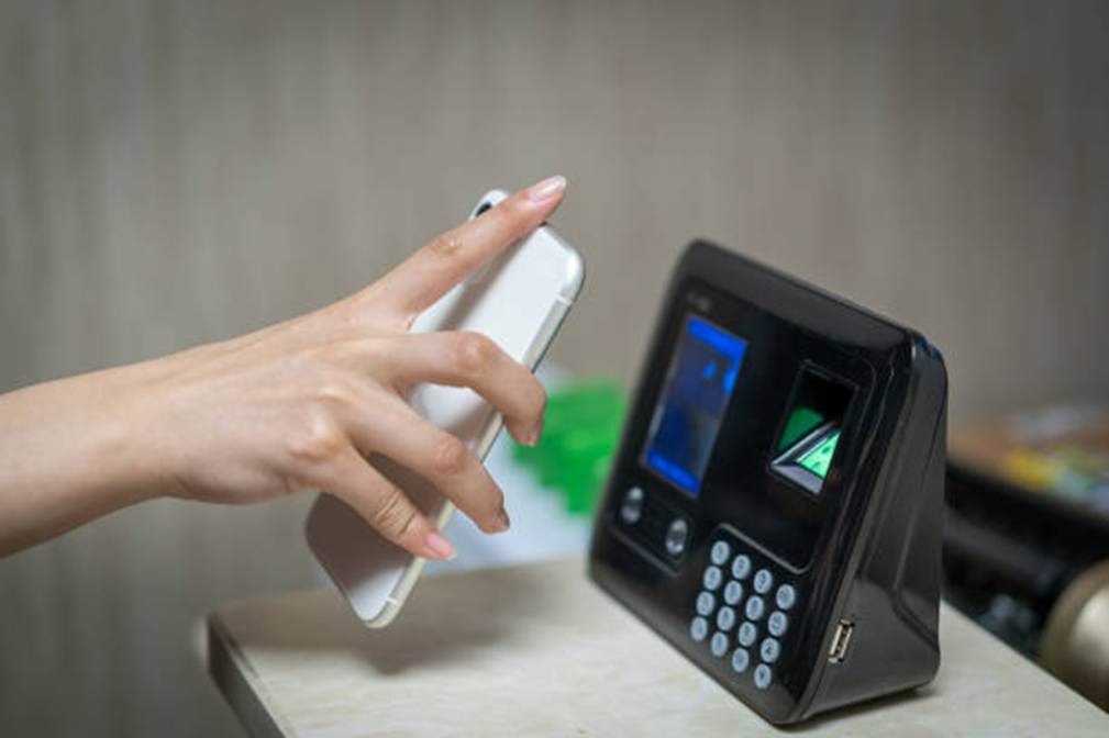 Future RFID and NFC attendance systems with contactless clock-in technology