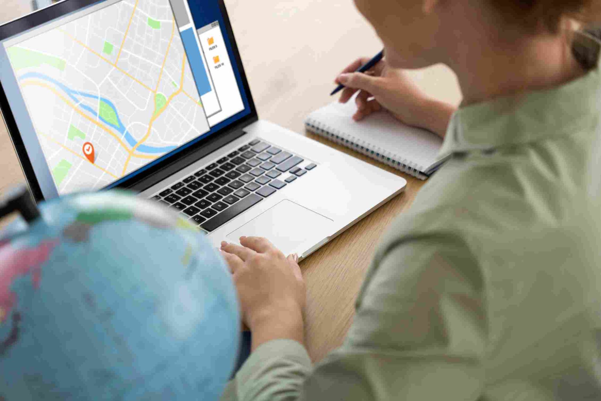 Photo of Employee using Cloud Based GPS Time Tracking