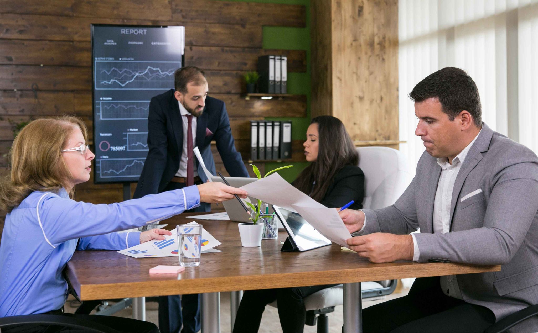 Managers identifying productivity patterns and project bottlenecks